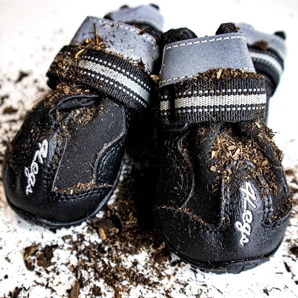 4Legs Dog Slip-On Waterproof with Rugged Anti-Slip Light Rubber Sole booties! - Picture 1 of 11
